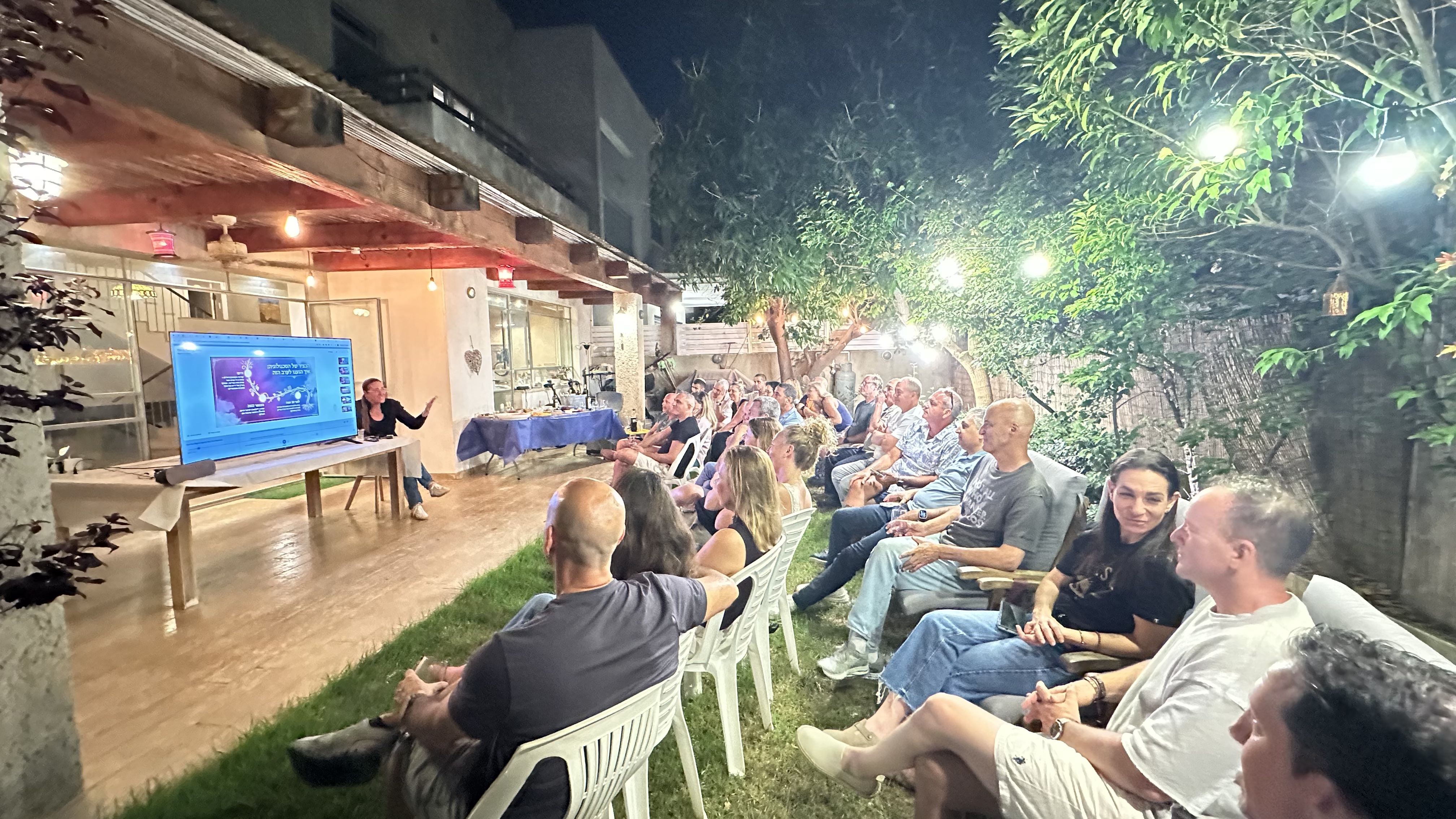 ערב גבינות ויין AI